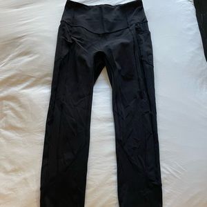 Black cropped lulu leggings